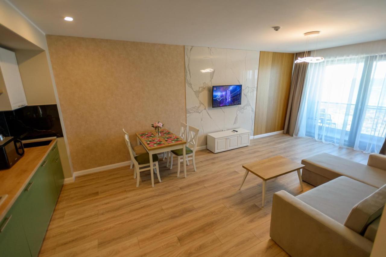 Plazza Mamaia Nord Aparthotel Năvodari Exteriör bild
