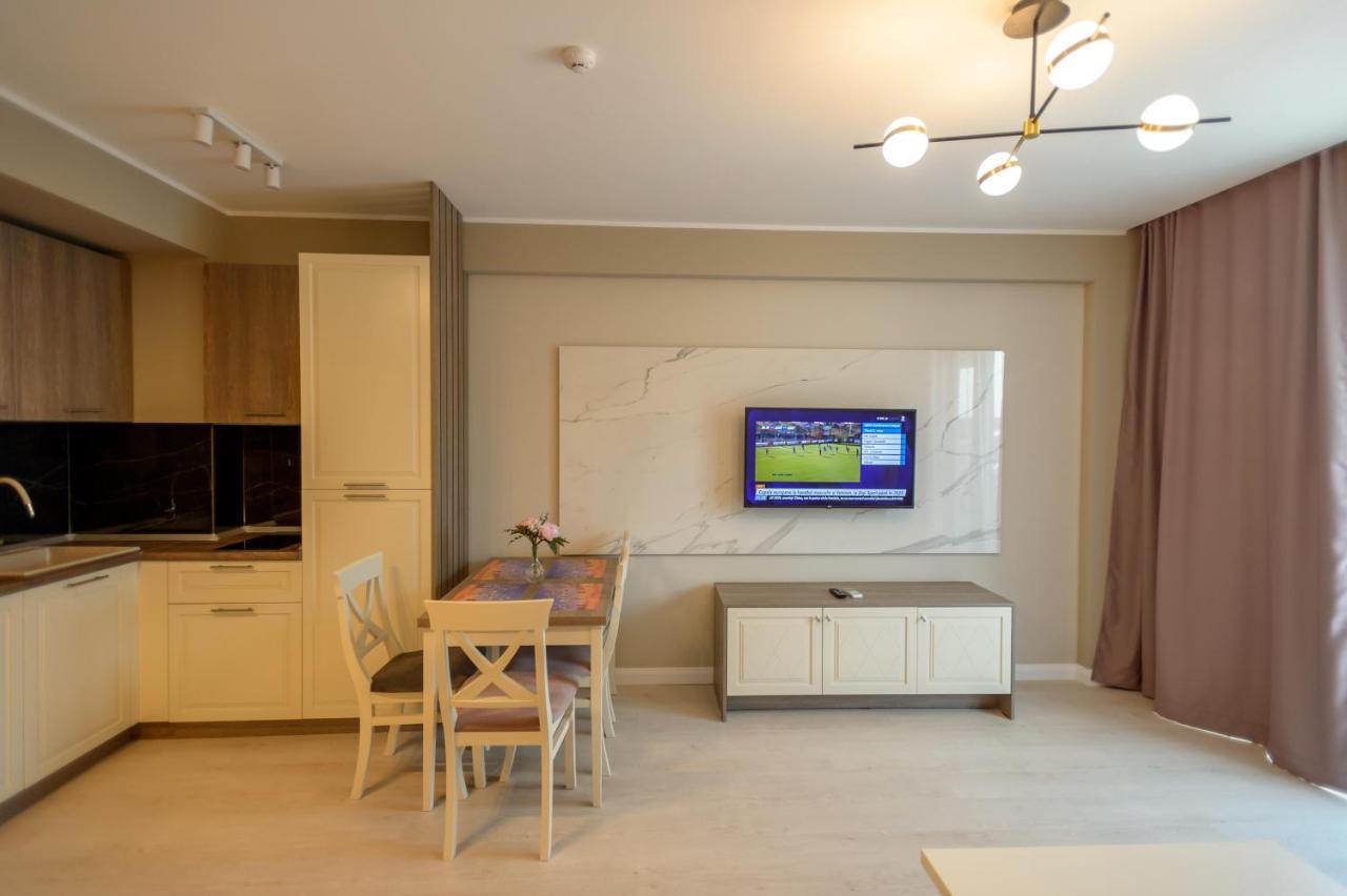 Plazza Mamaia Nord Aparthotel Năvodari Exteriör bild