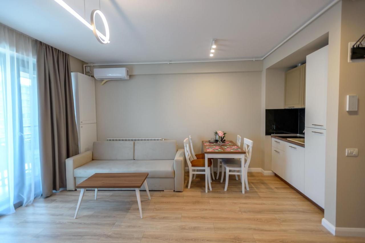 Plazza Mamaia Nord Aparthotel Năvodari Exteriör bild