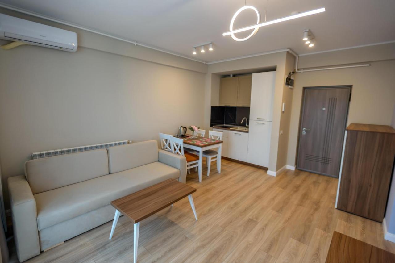 Plazza Mamaia Nord Aparthotel Năvodari Exteriör bild